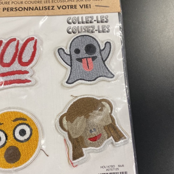 NEW: Self-Adhesive Icons - 8 Stick/Sew On Patches - Picture 6 of 8